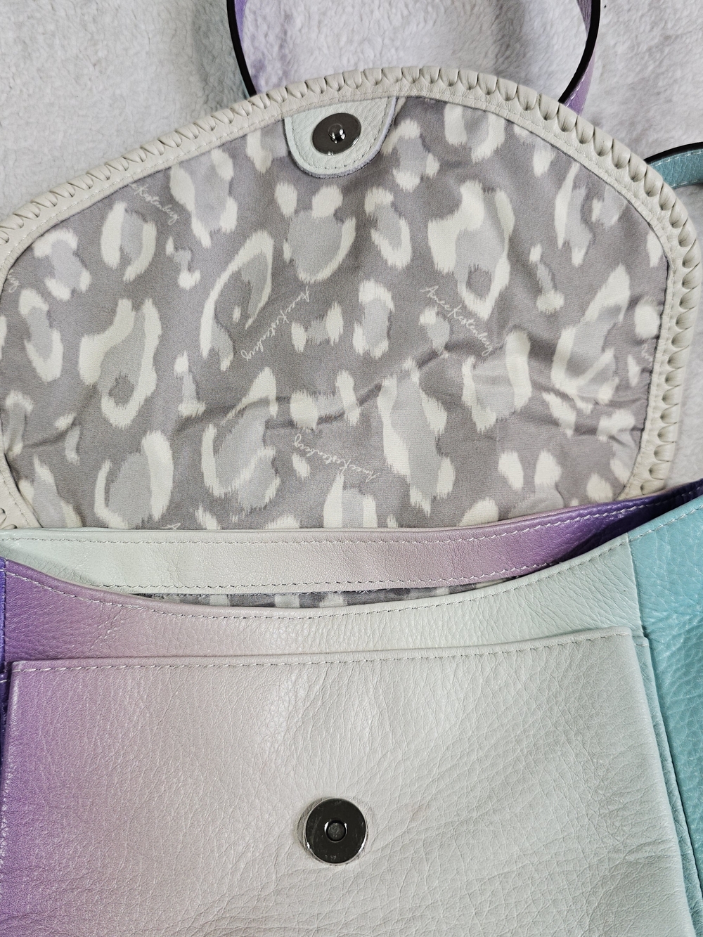 Aimee Kestenberg Pebble Leather Crossbody All For Love Aruba Ombre. - Picture 11 of 14